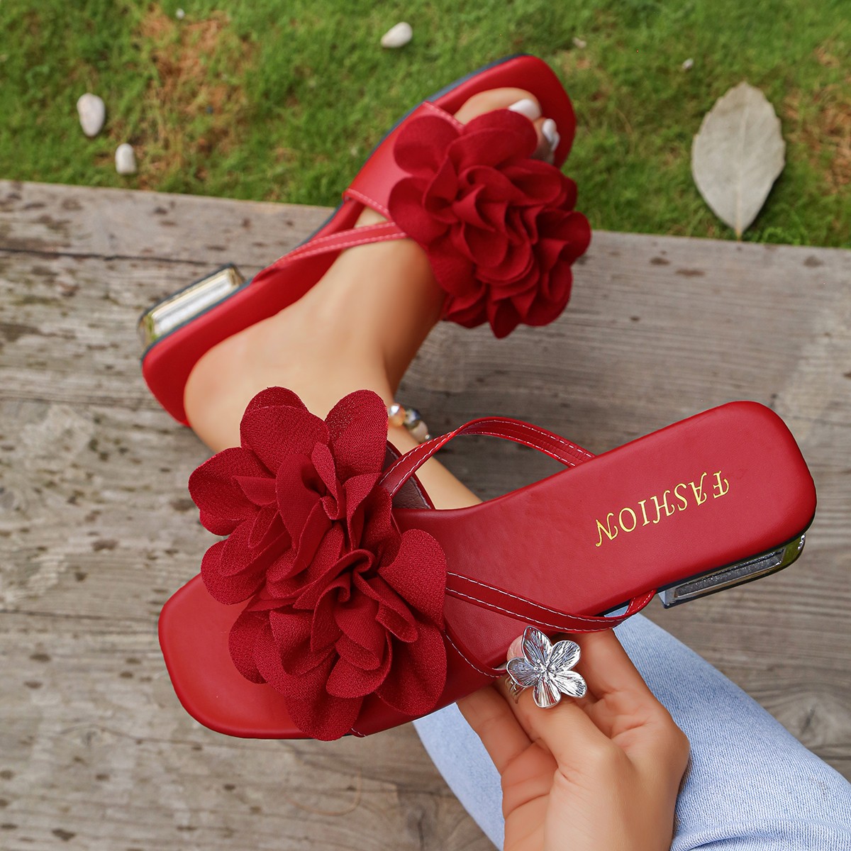 Summer Clothing Korea - Red Flower Decorated Flip-flops, Niche, Lightweight,